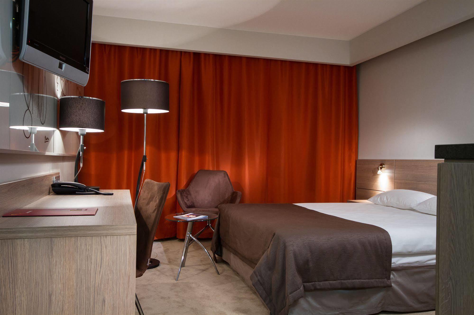 Hotel Hp Park Олщин Екстериор снимка
